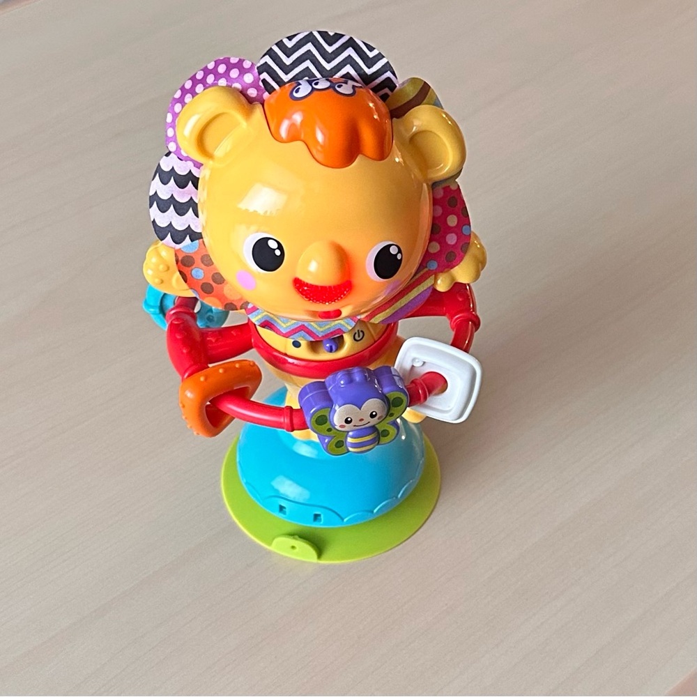 Vtech Baby Twist & Spin Lion, high chair toy with light and music, baby toys